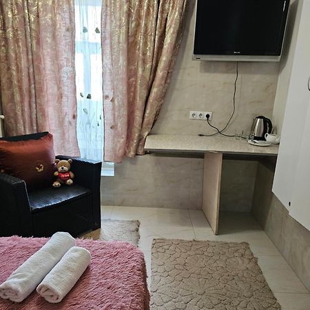 Rose Studio Chişinău Esterno foto