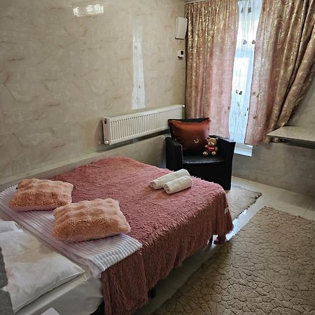 Rose Studio Chişinău Esterno foto