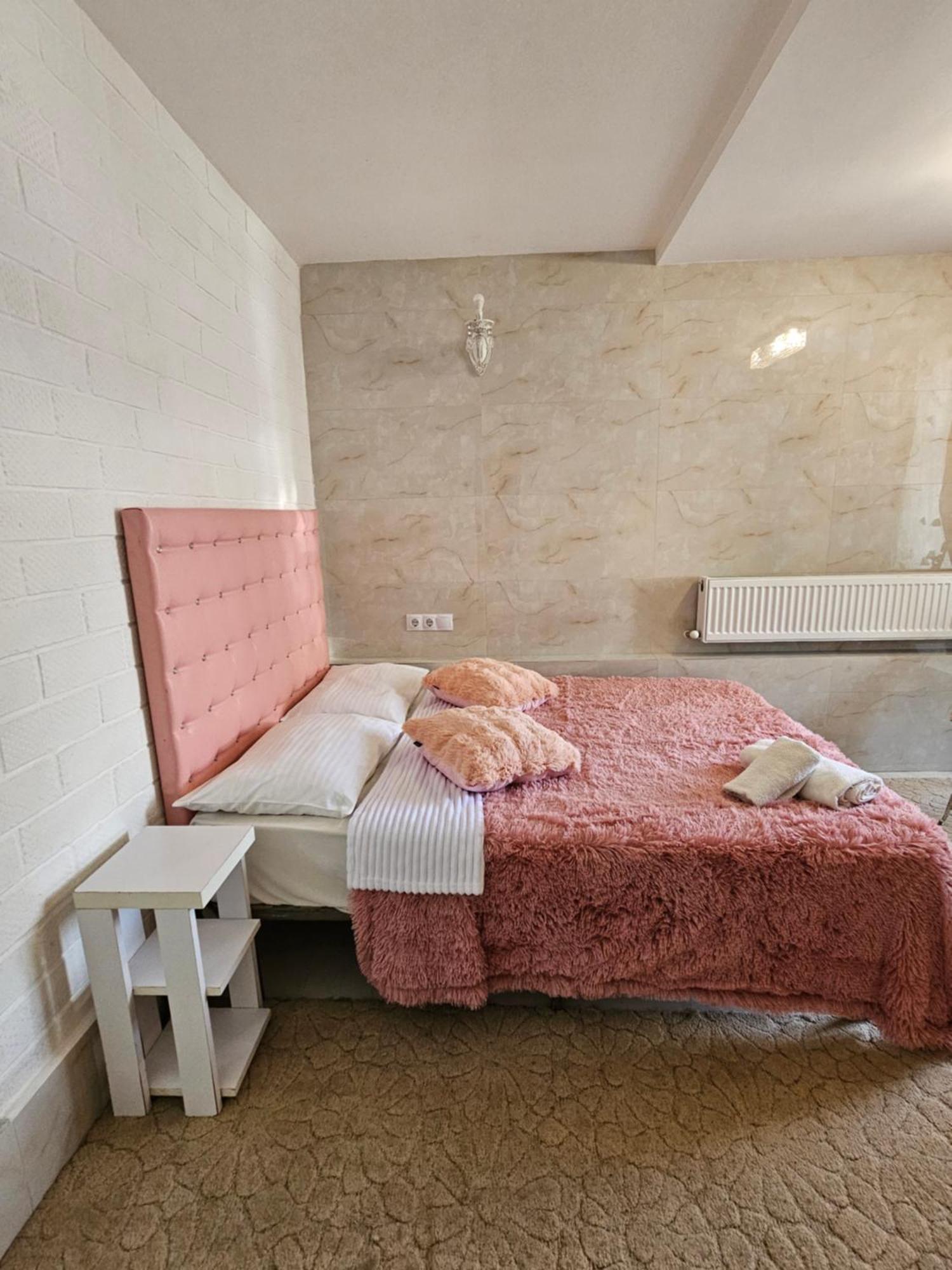 Rose Studio Chişinău Esterno foto